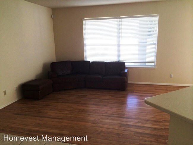 Foto del edificio - 524 Hiawatha Palm Pl