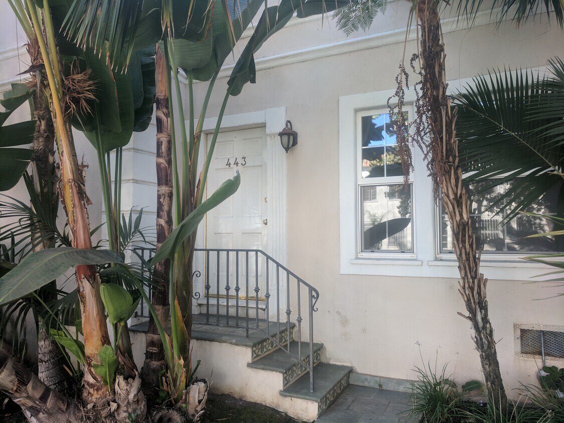 Primary Photo - 443 N Orange Grove Ave