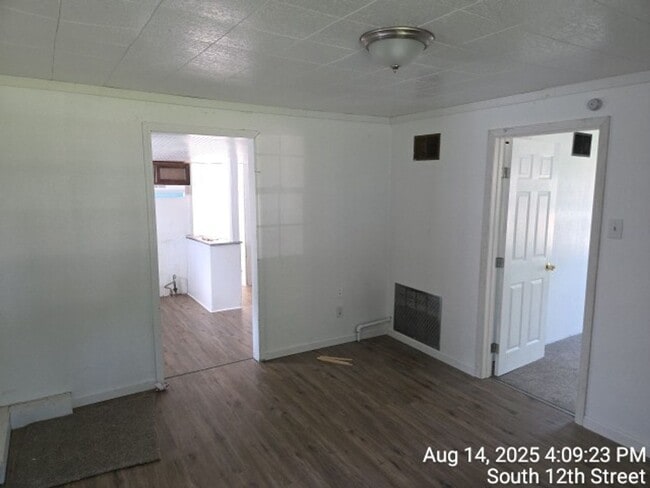 Building Photo - 110 S 12th St