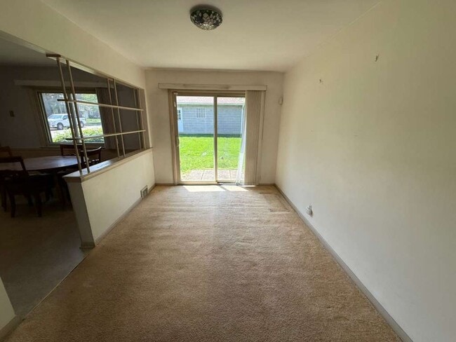 Foto del edificio - 3 BED 1.5 BATH SINGLE FAMILY HOME