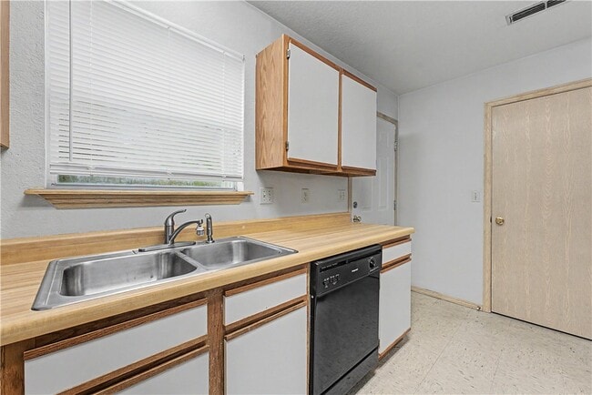 Foto del edificio - 1366 E Sequoyah Ct