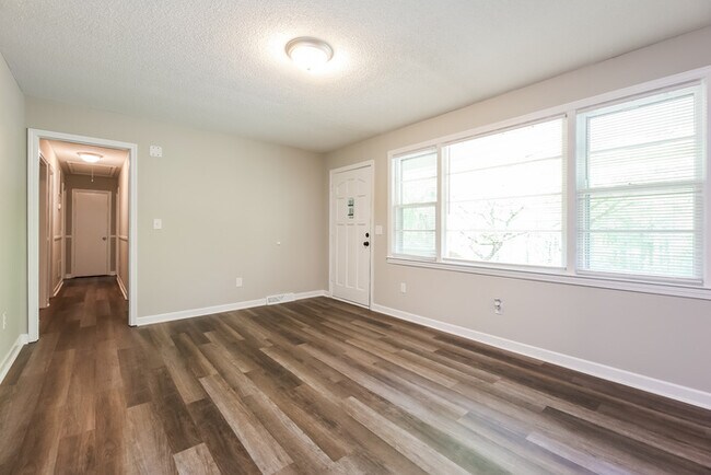 Building Photo - 3 bedroom Ranch in Easley, SC!