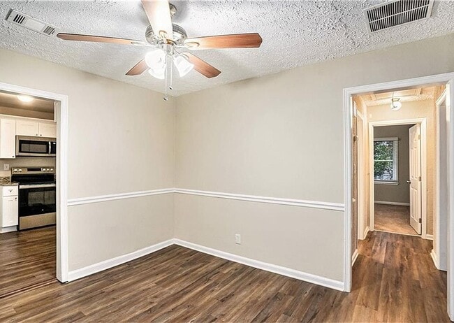 Building Photo - Beautiful 3-Bedroom Home with Spacious Backyard in Decatur