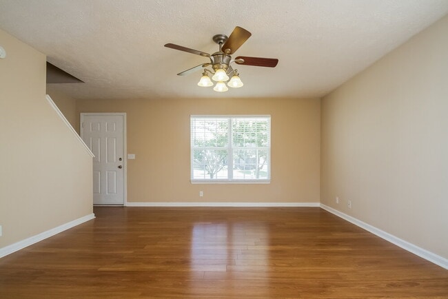 Building Photo - 1611 St Andrews Dr
