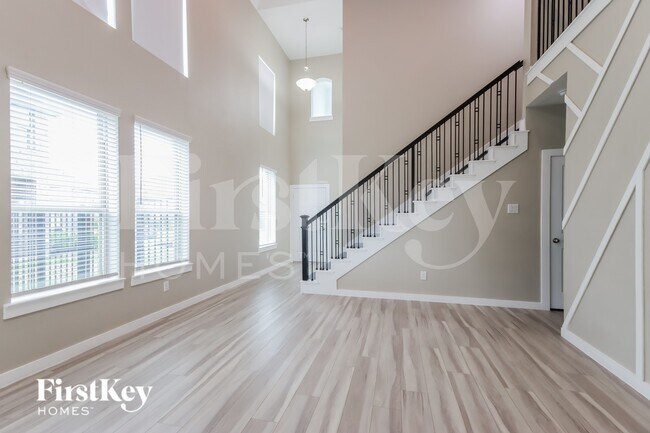 Building Photo - 15758 Cairnwell Bend Dr