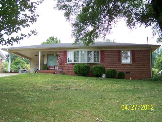 Primary Photo - 1440 Upland Dr