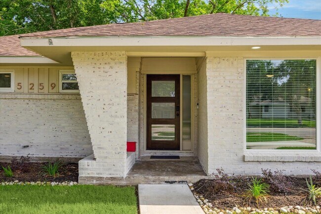 Foto del edificio - 5259 Willowbend Blvd
