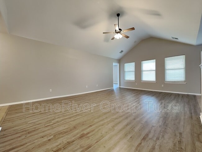 Building Photo - 16040 S 83rd E Ave
