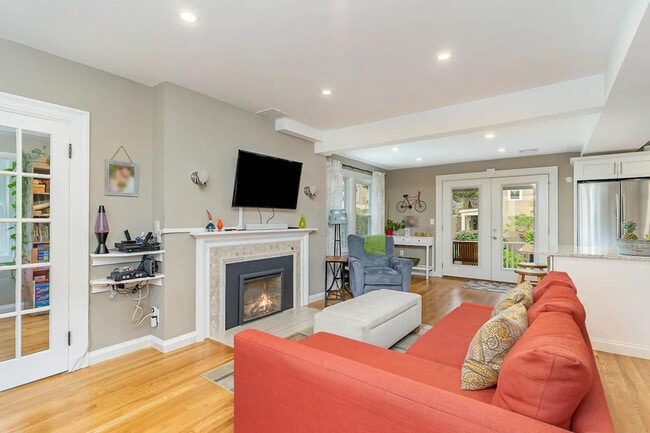 Building Photo - 5 Piedmont St