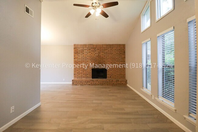 Building Photo - 3 Bedroom Gem in Union Schools! Available for Immediate Move In!