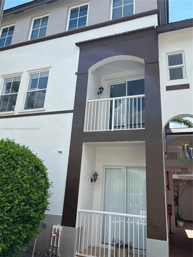 Foto principal - 4445 SW 160th Ave