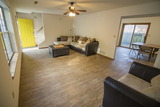 Building Photo - 3BR/2BA on EAST CAMPUS!