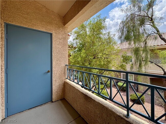 Foto del edificio - 400 Amber Pine St