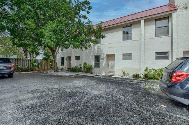 Building Photo - 1675 NW 15th Vista