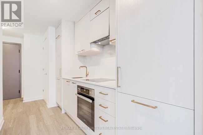 Building Photo - 634 Church St