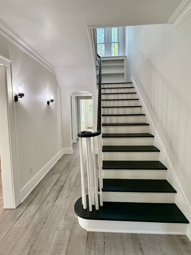 Foto del edificio - Three Bedroom Home in Kalamazoo