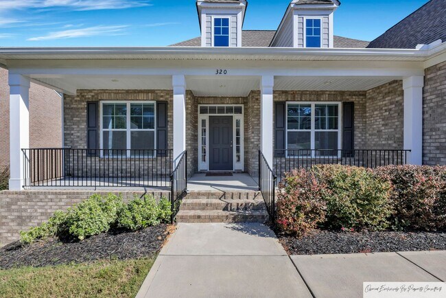 Foto del edificio - ONE STORY EXECUTIVE HOME READY FOR YOU IN REGATTA FOREST