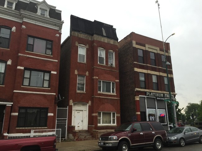 Foto del edificio - 2121 S Ashland Ave