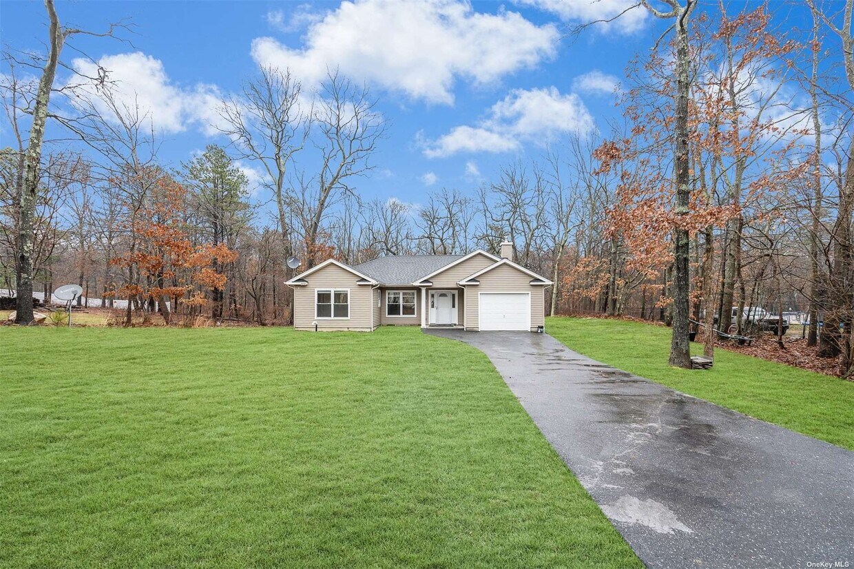 Primary Photo - 117 W Bartlett Rd