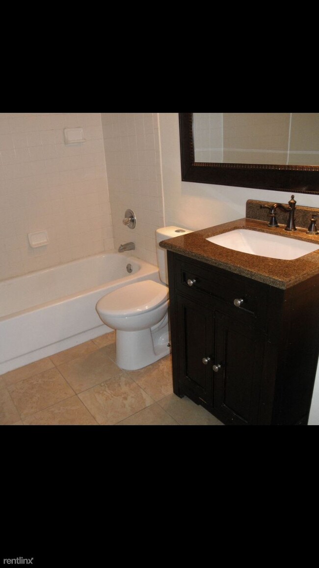 Building Photo - 1 br, 1 bath  - Paradise Cove