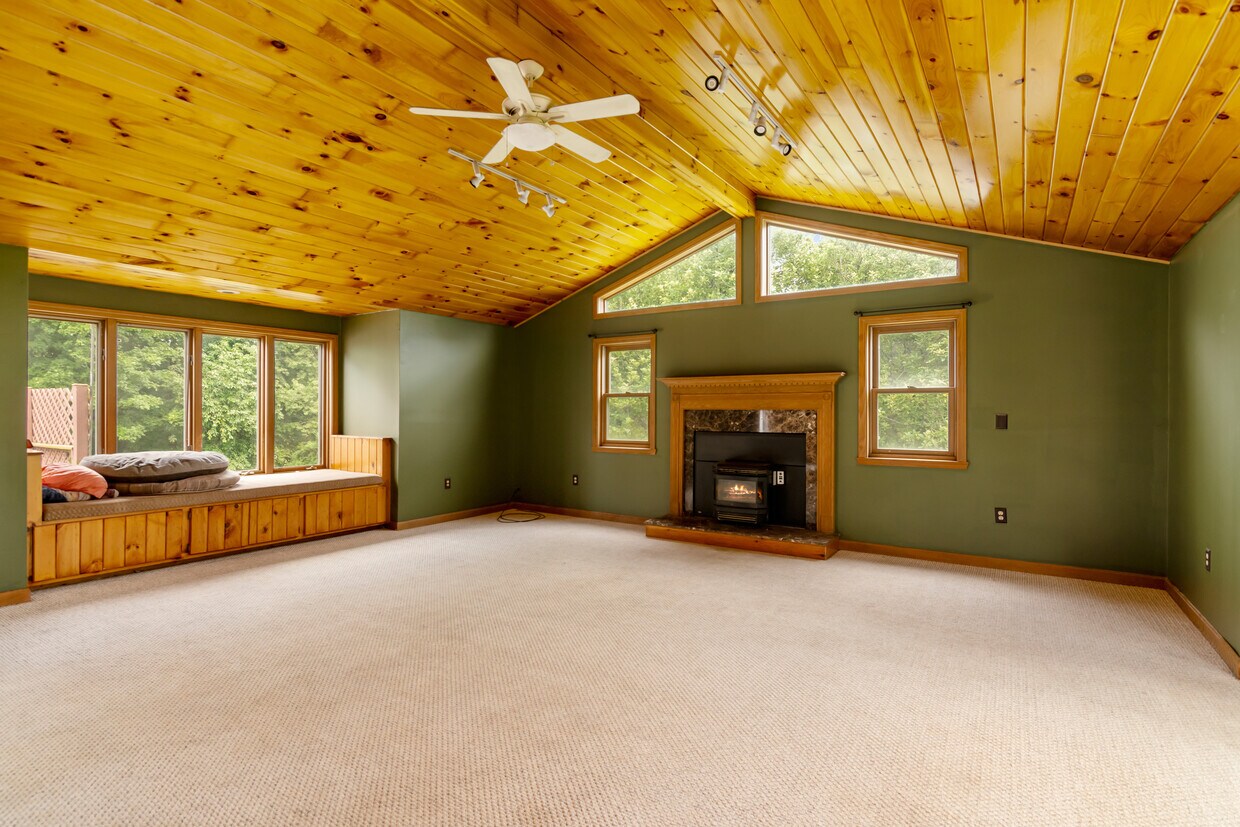 Primary Photo - 253 Cherrierville Rd