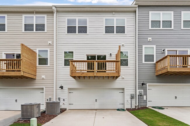 Foto del edificio - 705 Lucky Clover Wy