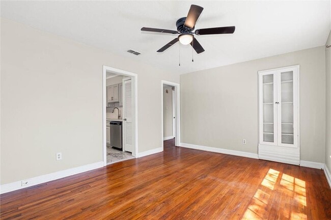 Foto del edificio - 555 Shady Oak Dr