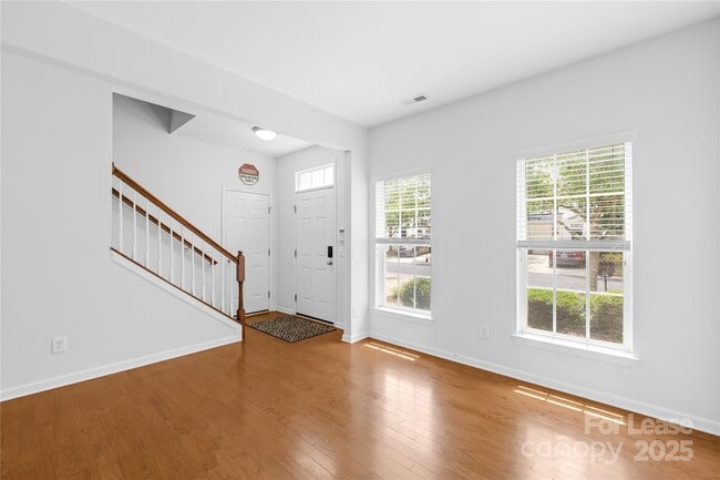 Building Photo - 834 Daly Cir