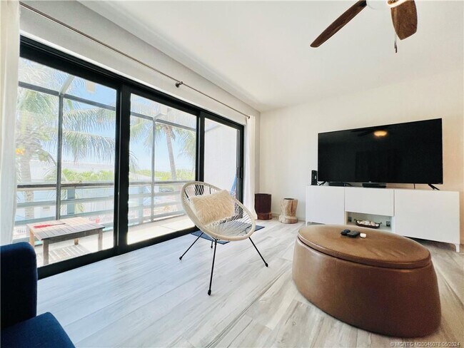 Foto del edificio - 11000 S Ocean Dr
