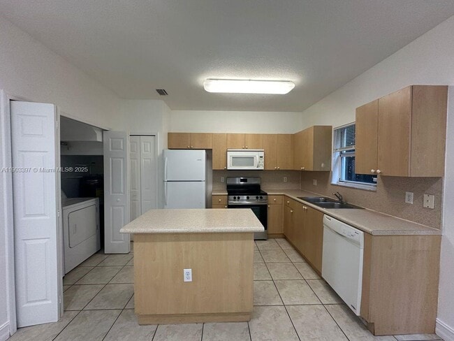 Foto del edificio - 1712 SE 31st Ct