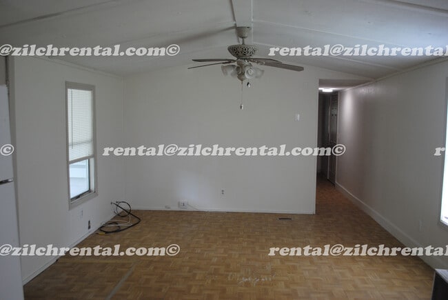 Foto del edificio - 70512 4th St
