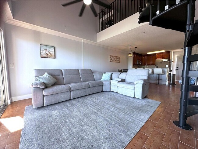 Foto del edificio - 2400 Feather Sound Dr