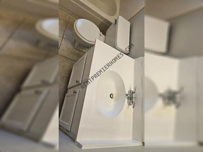 Foto del edificio - 10910 Ambergate Dr