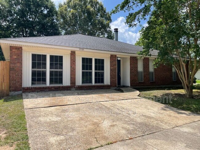 Foto del edificio - 13701 Gentilly Ct