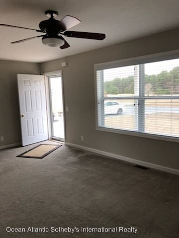 Building Photo - 25915 Country Meadows Dr