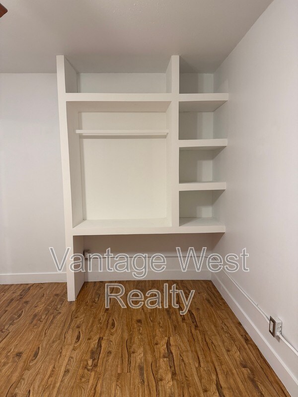 Photo du bâtiment - 155 Hardie Rd