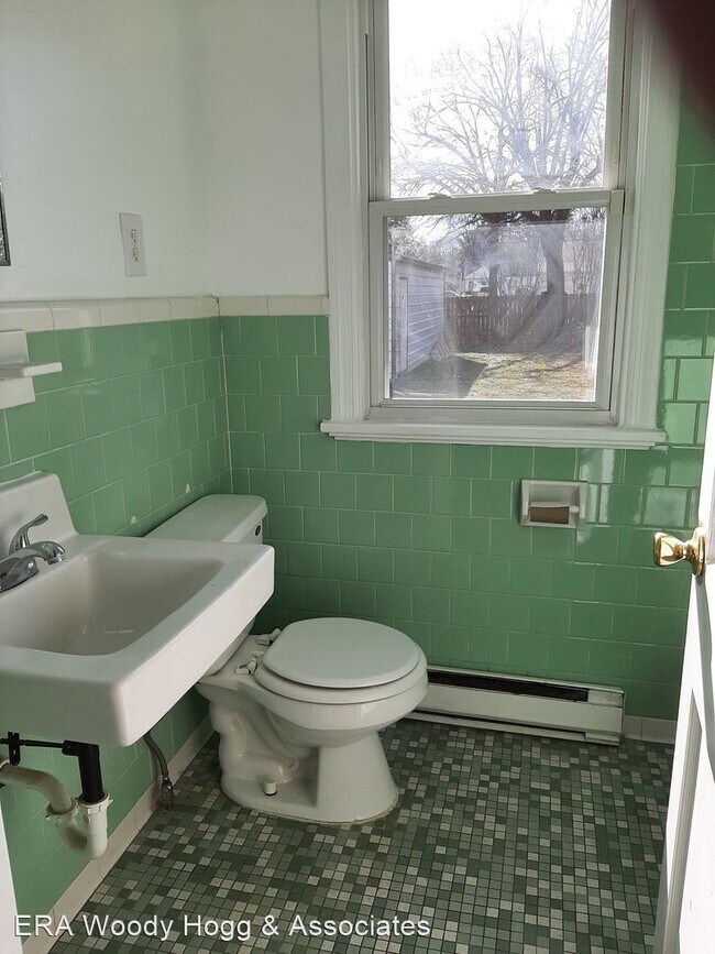 Building Photo - 3 br, 1.5 bath House - 13 Huntsman RD