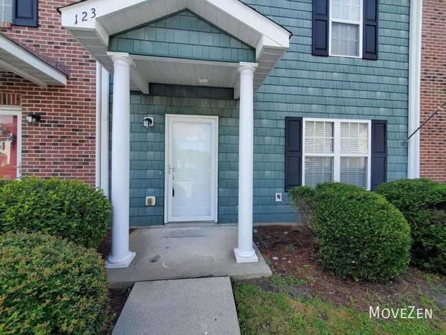 Building Photo - 123 Lincoln Pl Cir