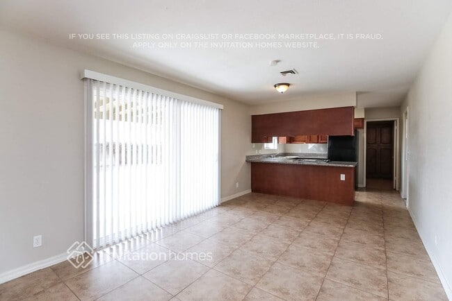 Foto del edificio - 1249 E 8th St