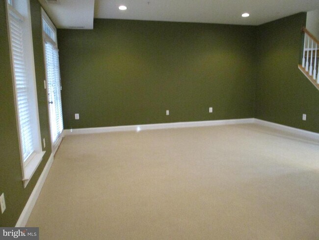 Building Photo - 3547 Goddard Way