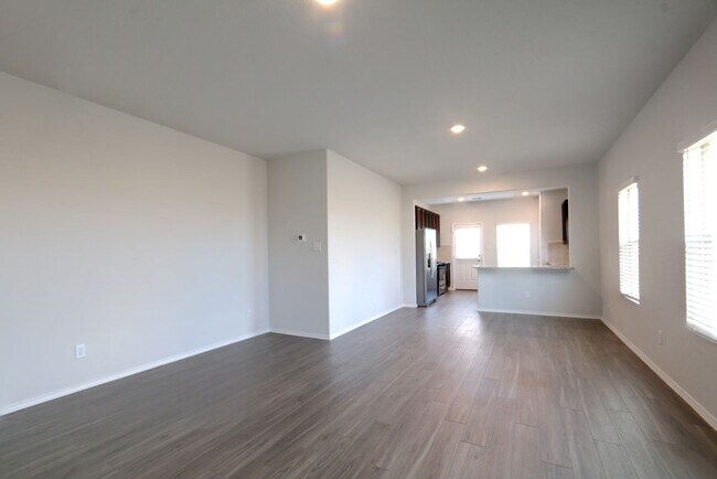 Building Photo - 2091 Olivia Dr