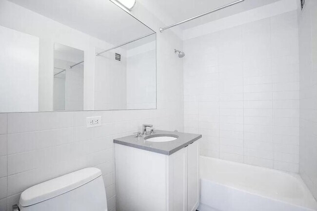 Foto del edificio - 1 bedroom in New York NY 10036
