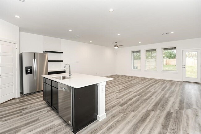 Building Photo - 3021 Skyline Mesa Dr