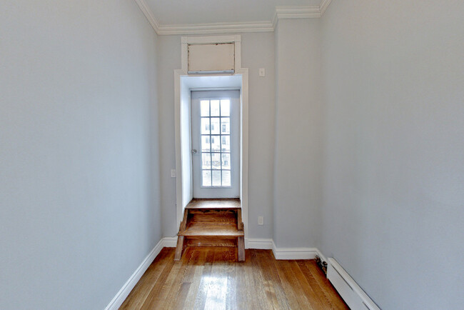 Foto del edificio - 424 W 51st St