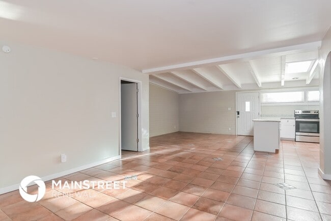 Building Photo - 5913 E Lester Dr