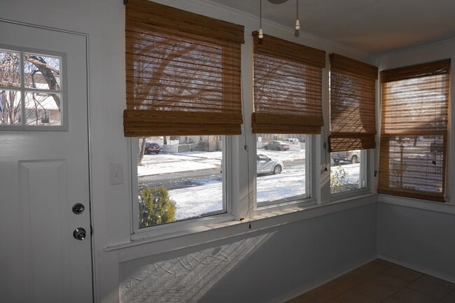 Foto del edificio - Completely Renovated 3 Bedroom w/ Garage i...