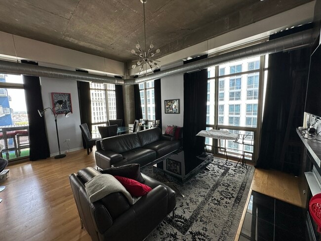 Foto del edificio - 125 E 13th St