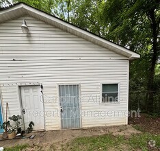 Building Photo - 2512 Finchley Dr