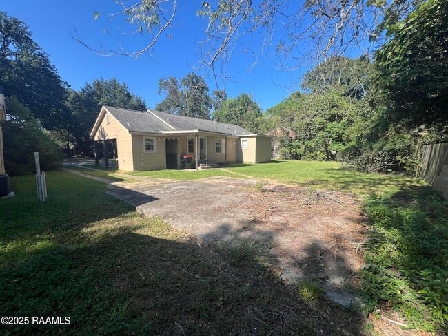 Building Photo - 617 Wilson St