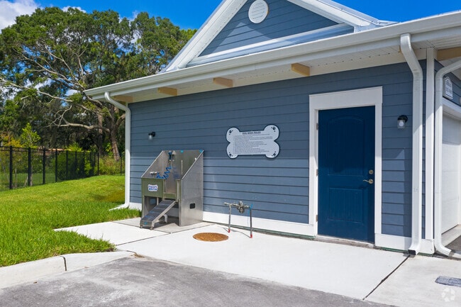 Dog Wash - The Bergamot Apartments On 780
